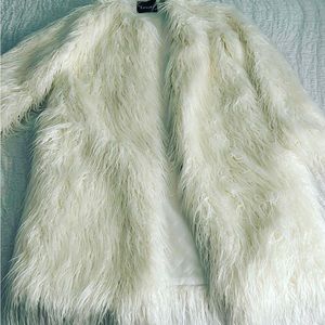 Faux fur coat off white